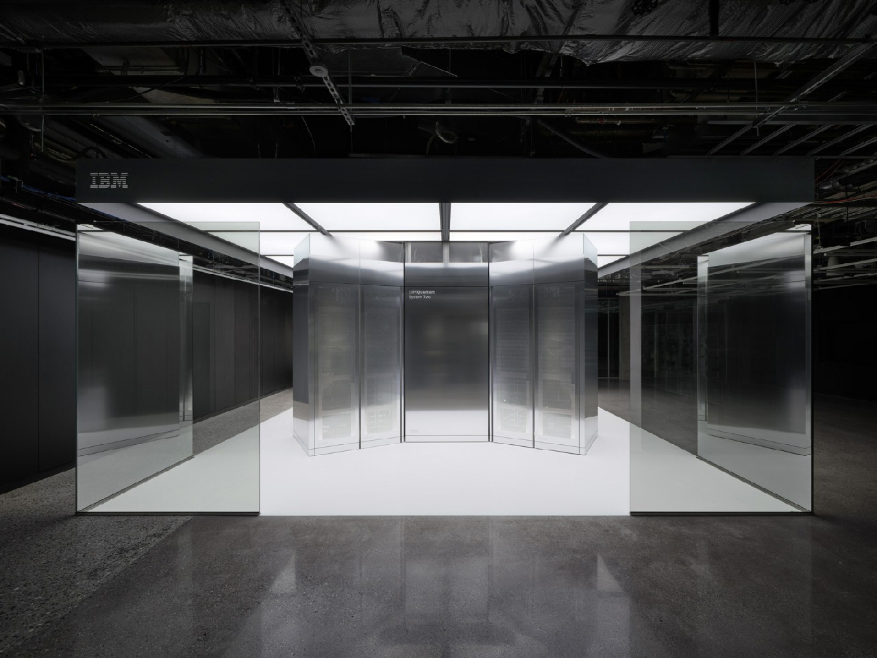 規(guī)模較目前高出一個數(shù)量級，消息稱 IBM 將聯(lián)手日本 AIST 建設(shè)下代量子計算機